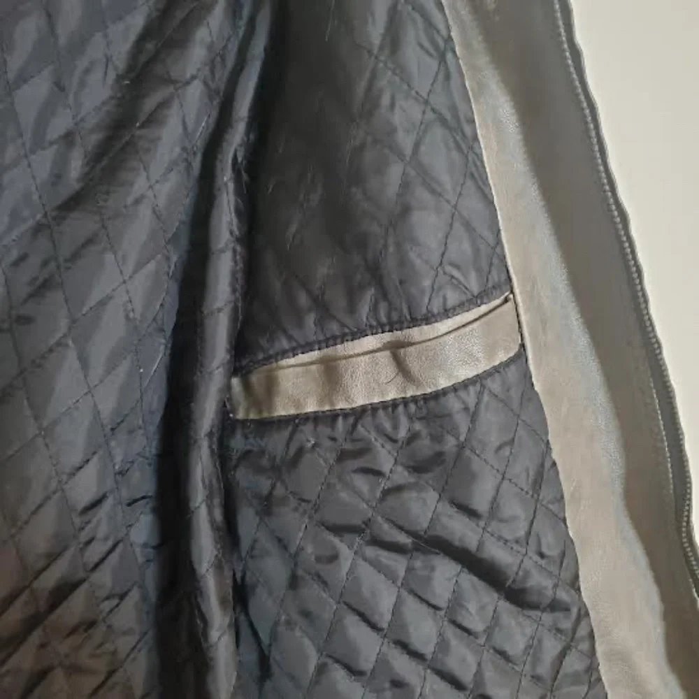 Vintage Mens Decree Faux Leather Distressed Bomber Jacket. Size Large. - Picture 6 of 11